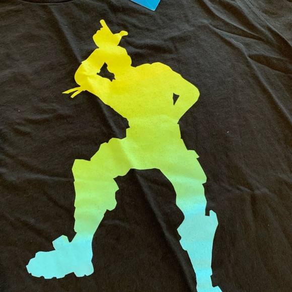 BNWT Kids Short Sleeve Fortnite Tee! - Picture 2 of 3
